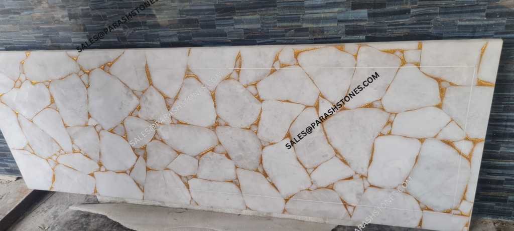 White Quartz with Golden Veins for Wall Cladding